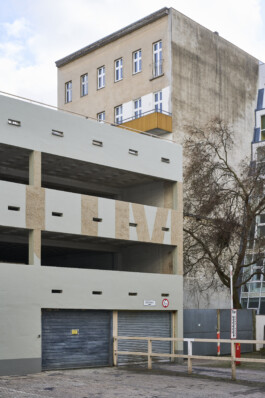 HANADAHEHEMANN, Adresse: FAHRBEREITSCHAFT – Herzbergstraße 40-43, 10365 Berlin